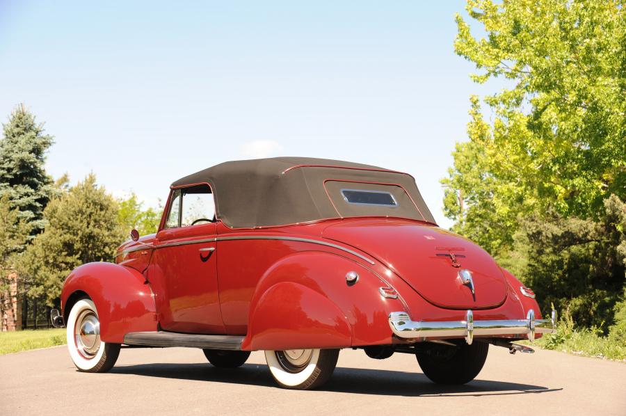  Ford DeLuxe Convertible Coupe 1940 года  (фото 77 из 80)